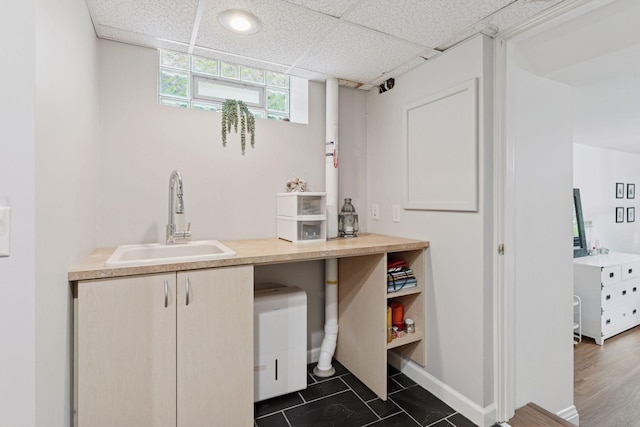 1295 Fairmount Ave, Saint Paul, MN 55105 - bar with a sink