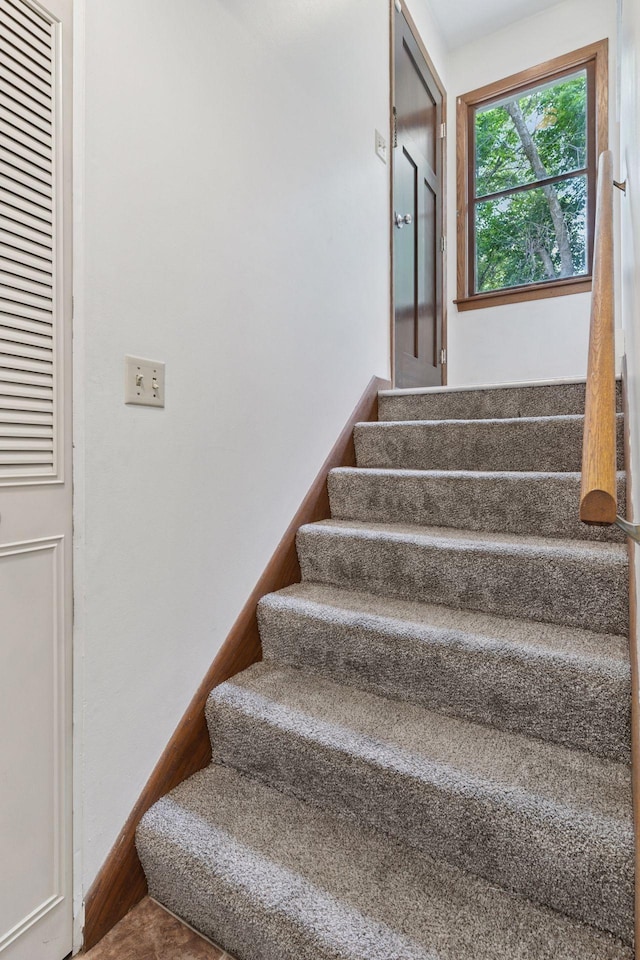 84 Logan Ave W, West Saint Paul, MN 55118 - view of stairway