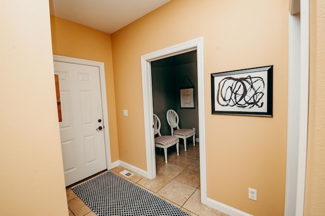 241 Cottonwood Cv, Lynd, MN 56157 - foyer with light tile patterned floors, baseboards, and visible vents