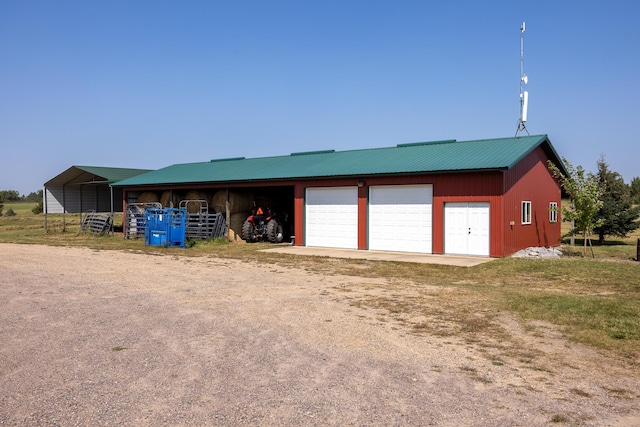 view of outbuilding featuring an outbuilding