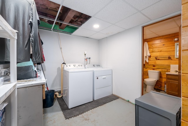 34130 Deer Lake Rd, Grand Rapids, MN 55744 - laundry area with washer and dryer