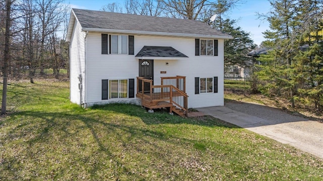 1607 7th Ave, Grand Rapids, MN 55744 - view of front of house featuring a front yard