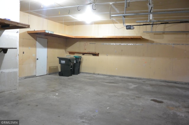 1706 Fairway Dr, Glencoe, MN 55336 - garage with a garage door opener