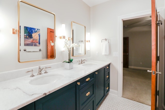 13980 Emerald Rdg, Minnetonka, MN 55305 - full bath featuring double vanity and baseboards