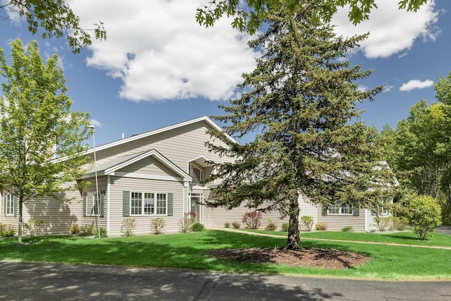 36306 Pine Bay Cir Unit 104, Crosslake, MN 56442 - view of front of house with a front yard