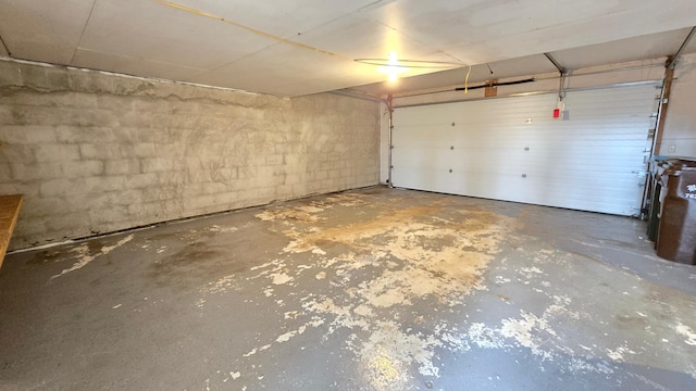 14291 92nd Ave N, Maple Grove, MN 55369 - parking deck featuring concrete block wall