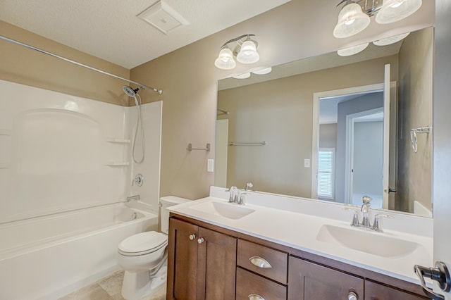 4764 Ashton Curv, Woodbury, MN 55129 - full bath with double vanity and shower / washtub combination