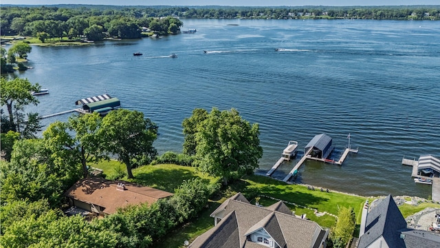 30 Interlachen Ln, Tonka Bay, MN 55331 - drone / aerial view of a large body of water