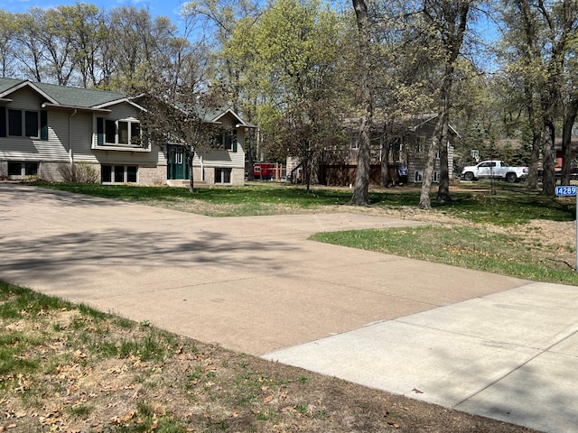 14289 Memorywood Dr, Baxter, MN 56425 - view of concrete driveway