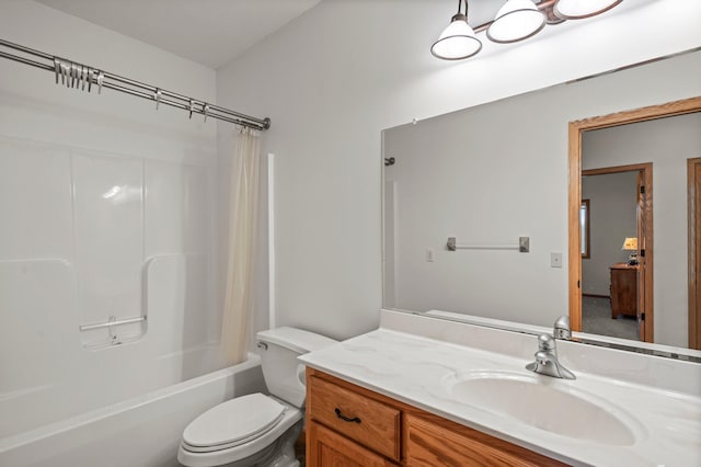 707 Bergman Ct NW, Isanti, MN 55040 - full bathroom featuring toilet, shower / bath combo with shower curtain, and vanity