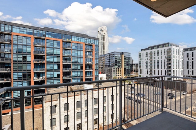 215 10th Ave S Unit 633, Minneapolis, MN 55415 - balcony featuring a city view