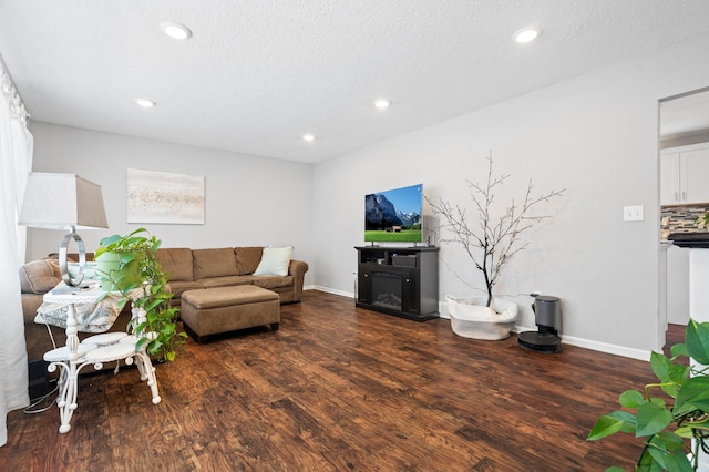 11345 Brenda Blvd, Becker, MN 55308 - living area featuring wood finished floors, recessed lighting, and baseboards