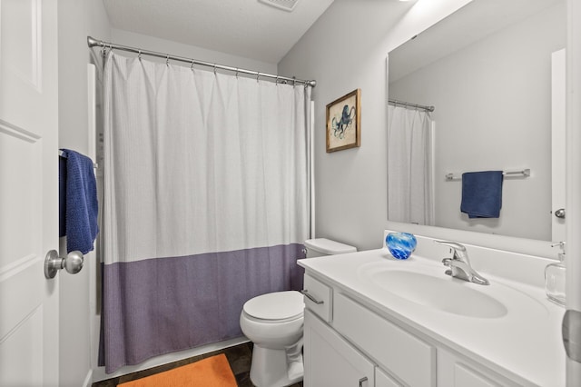 4025 River Valley Way, Eagan, MN 55122 - full bathroom featuring vanity, toilet, and curtained shower