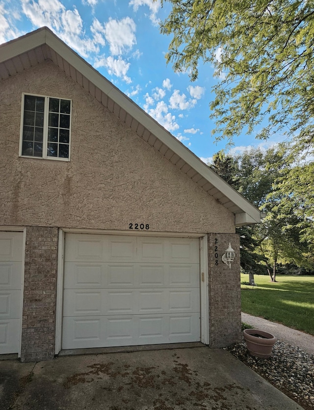 2208 10th Ave SE Unit 12, Willmar, MN 56201 - view of garage