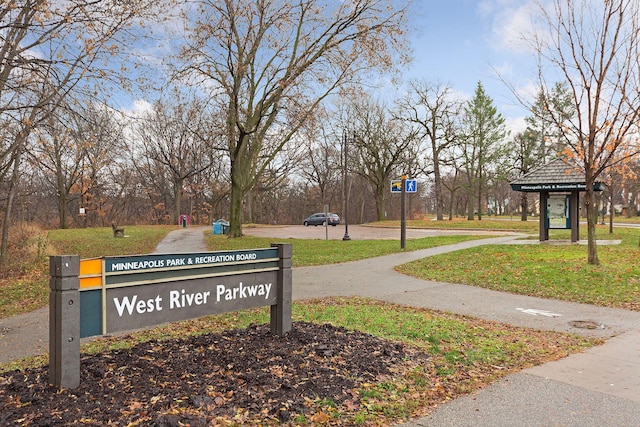 view of home's community featuring a yard