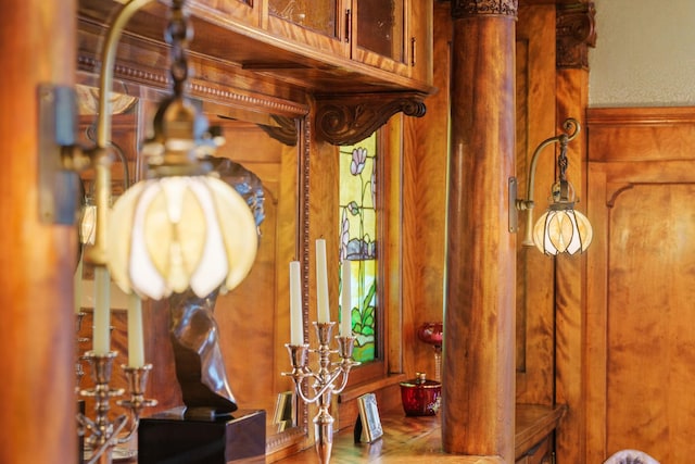 1767 Fremont Ave S, Minneapolis, MN 55403 - detailed view of wood walls