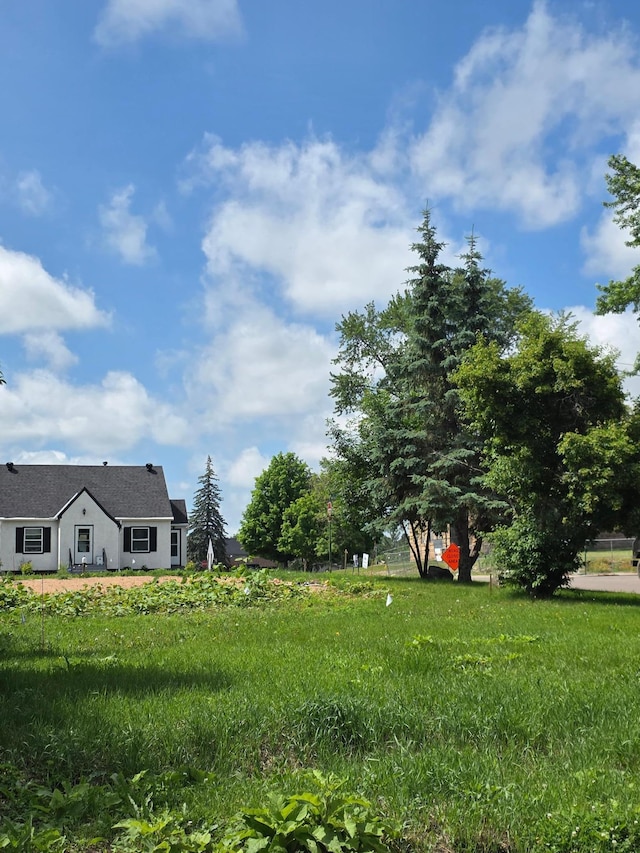 422 Court Ave N, Sandstone, MN 55072 - view of yard