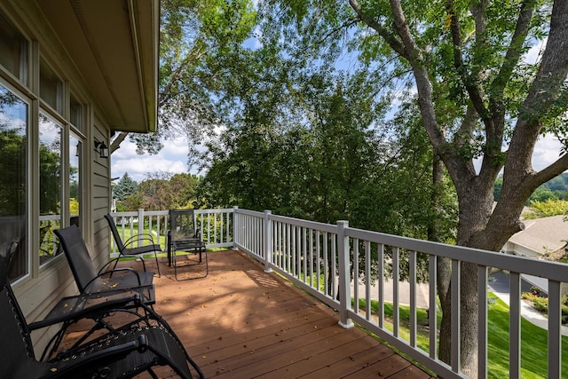 8991 Ferndale Ln, Eden Prairie, MN 55347 - view of deck