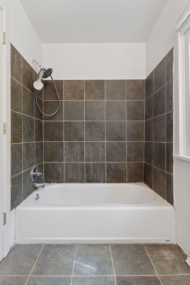 491 Burlington Rd, Saint Paul, MN 55119 - full bath featuring bathtub / shower combination