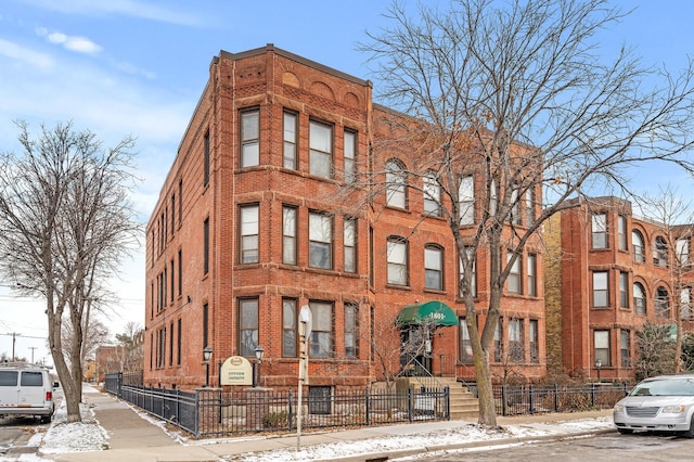 1801 Elliot Ave Unit 4And 6, Minneapolis, MN 55404 - view of property with a fenced front yard