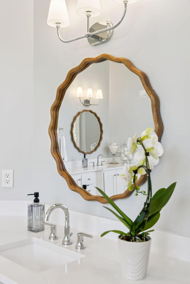 bathroom featuring a sink