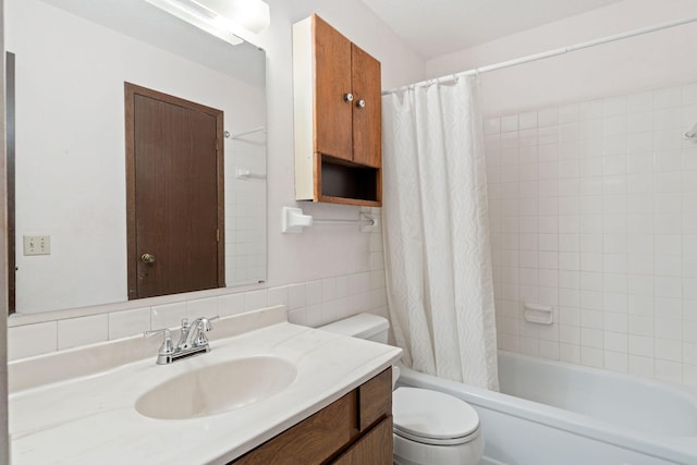 7508 Germane Trl Unit 0, Apple Valley, MN 55124 - bathroom featuring toilet, vanity, tile walls, shower / bath combo with shower curtain, and backsplash