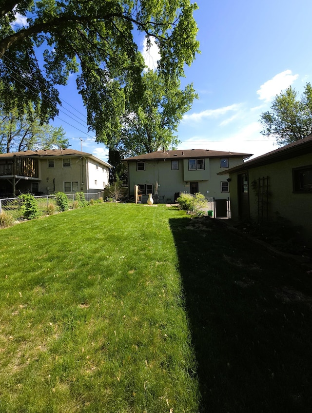 719 49th Ave NE, Columbia Heights, MN 55421 - view of yard