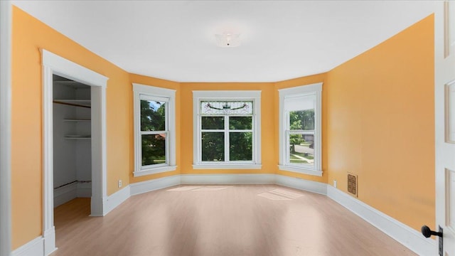 723 3rd St SW, Willmar, MN 56201 - view of unfurnished sunroom