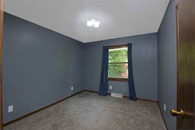 6330 Kenwood Rd, Saint Cloud, MN 56303 - carpeted empty room with baseboards