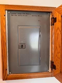 room details with electric panel