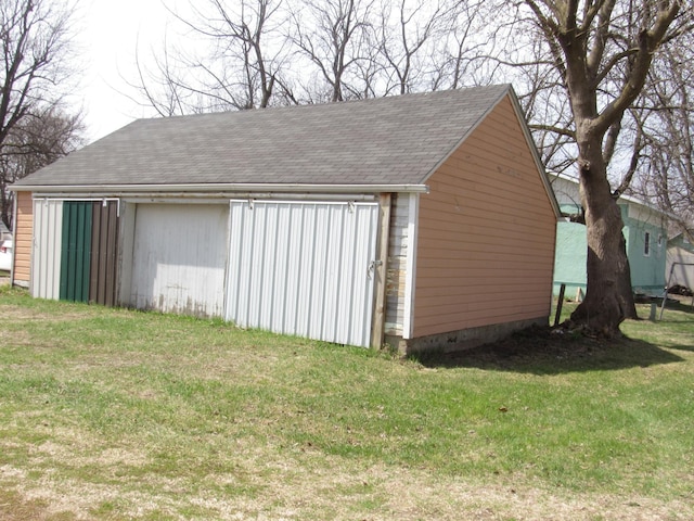 610 Grand Ave, Worthington, MN 56187 - view of detached garage
