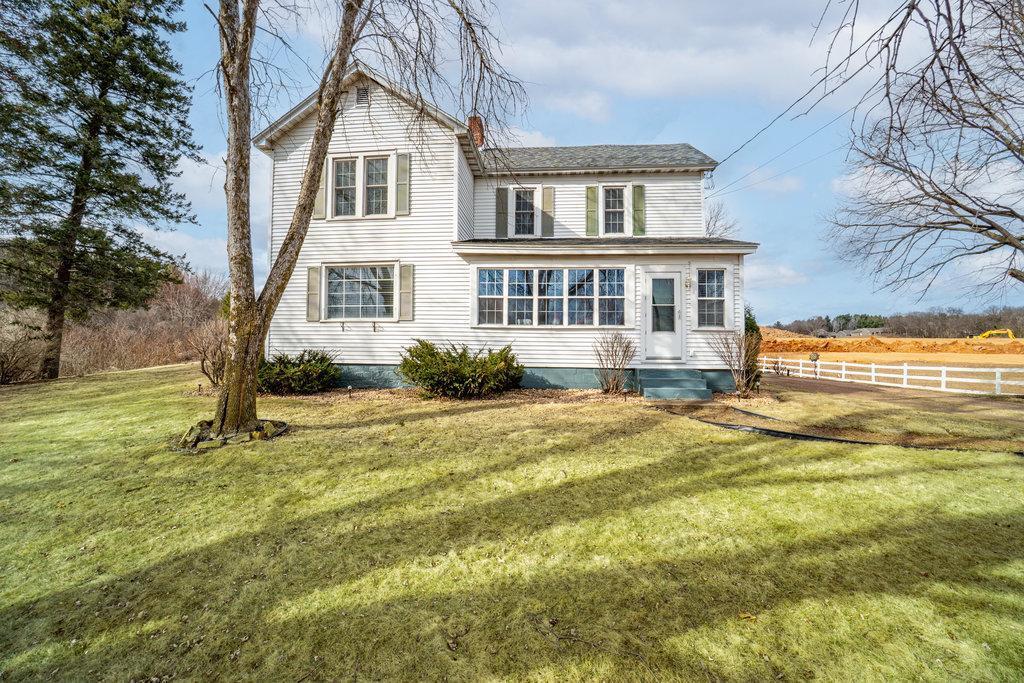 1410 Prairie Ln, Eau Claire, WI 54703 - photo 1