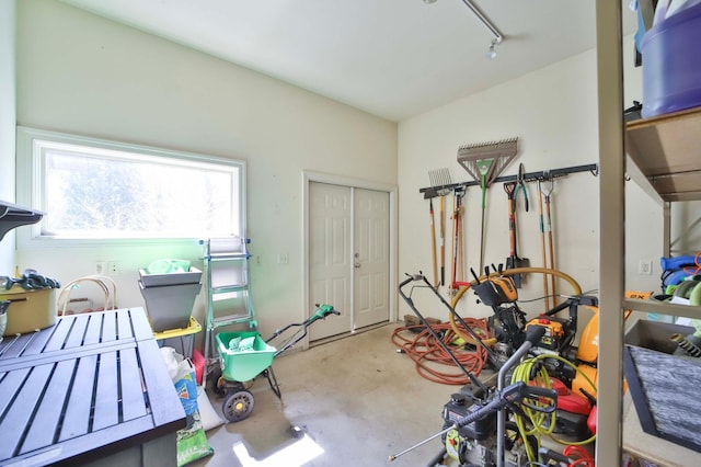6203 Fairfax Ct, Baxter, MN 56425 - view of garage