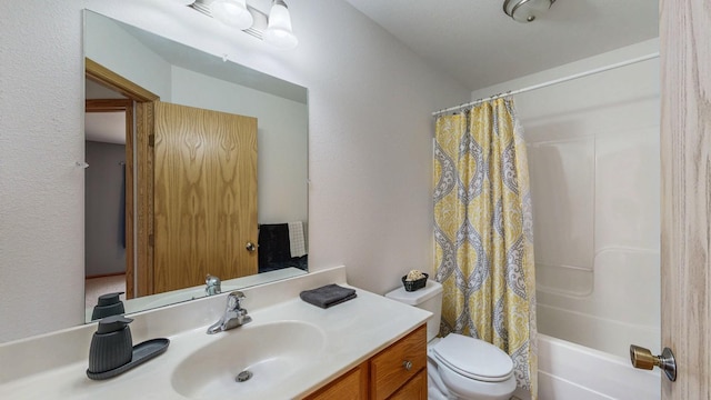 930 5th Ave, Goodhue, MN 55027 - full bath with shower / bath combo, vanity, and toilet