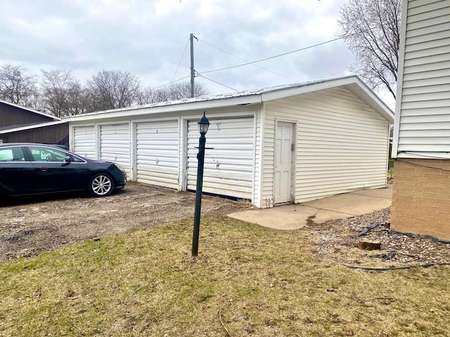 view of detached garage