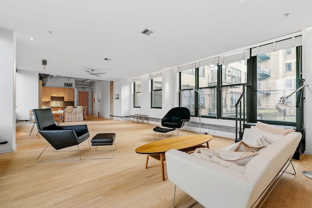 290 Market St Unit 314, Minneapolis, MN 55405 - lobby with visible vents
