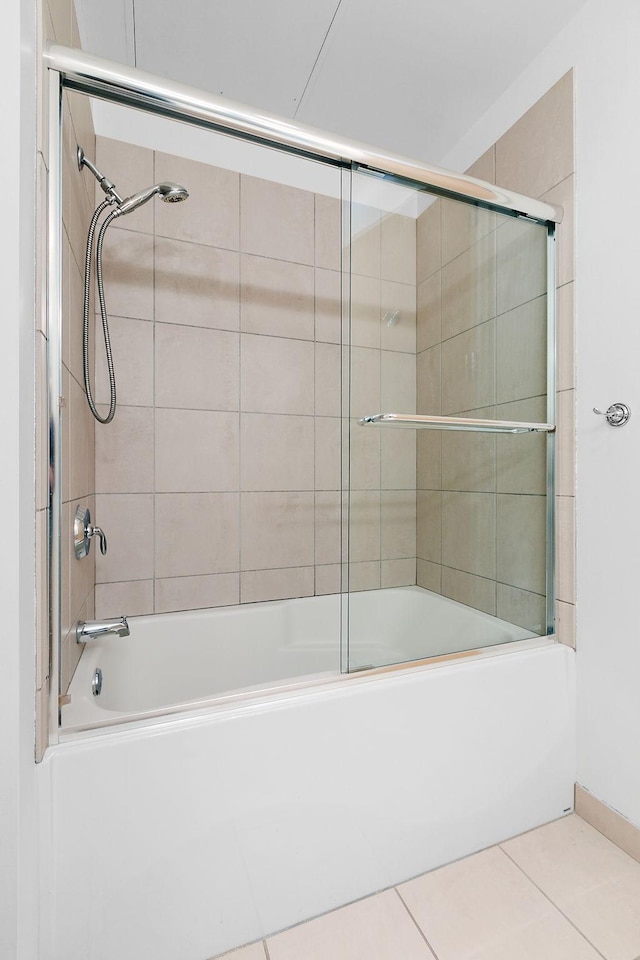 290 Market St Unit 314, Minneapolis, MN 55405 - full bath with enclosed tub / shower combo and tile patterned flooring