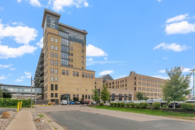 290 Market St Unit 314, Minneapolis, MN 55405 - view of building exterior featuring uncovered parking
