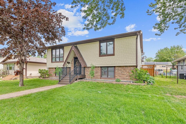 4418 Chowen Ave N, Robbinsdale, MN 55422 - view of bi-level home