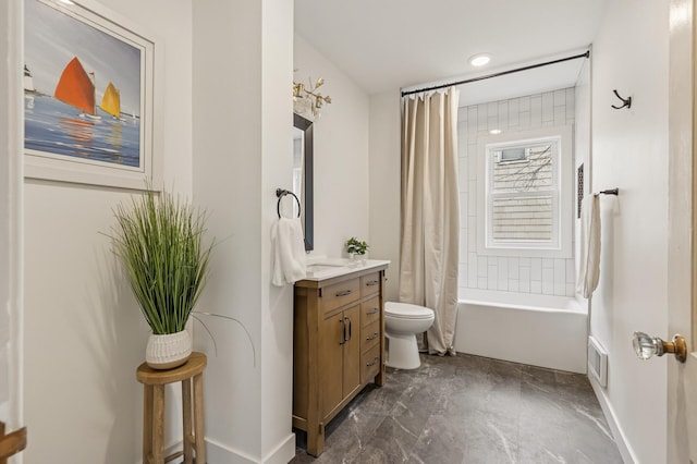 bathroom with vanity, baseboards, toilet, visible vents, and shower / bath combo with shower curtain