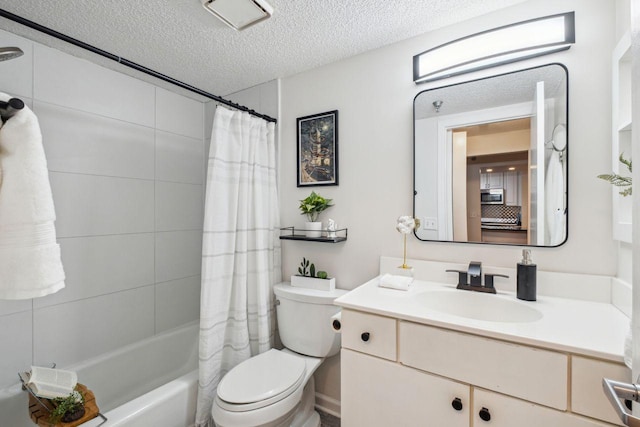 401 1st St Unit 308, Minneapolis, MN 55401 - full bathroom featuring toilet, a textured ceiling, vanity, and shower / bath combo with shower curtain