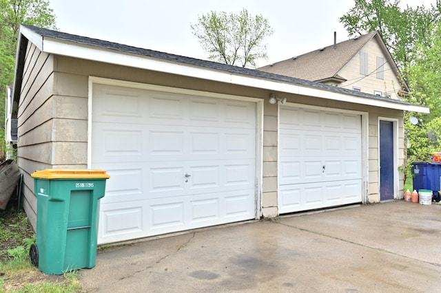 view of detached garage