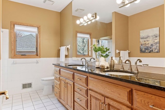 7604 Delaney Blvd, Edina, MN 55439 - full bathroom with visible vents and a sink
