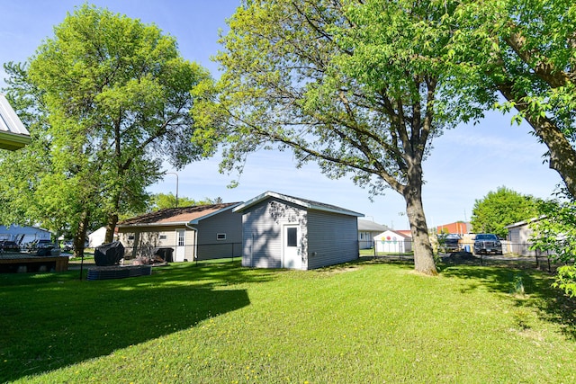 405 State Ave N, Thief River Falls, MN 56701 - view of yard featuring an outdoor structure