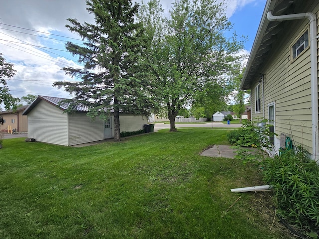 421 7th Ave SE, Pipestone, MN 56164 - view of grassy yard
