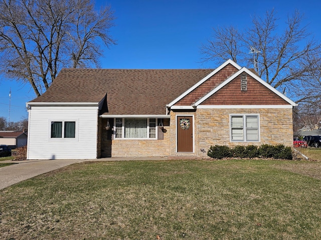710 Cherry St, Lamberton, MN 56152 - view of front of house with stone siding and a front lawn