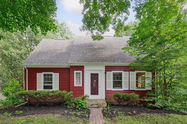 19135 Highland Ave, Deephaven, MN 55391 - cape cod-style house with a shingled roof