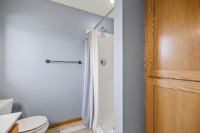 367 Garden Dr, Delano, MN 55328 - bathroom with a shower with shower curtain and vanity