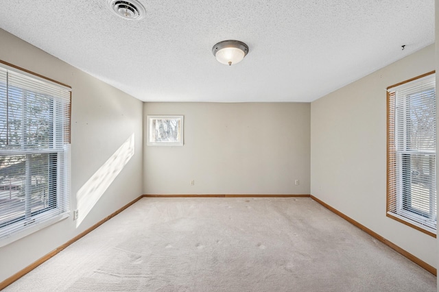 919 6th Ave S, Stillwater, MN 55082 - empty room featuring carpet floors and a textured ceiling