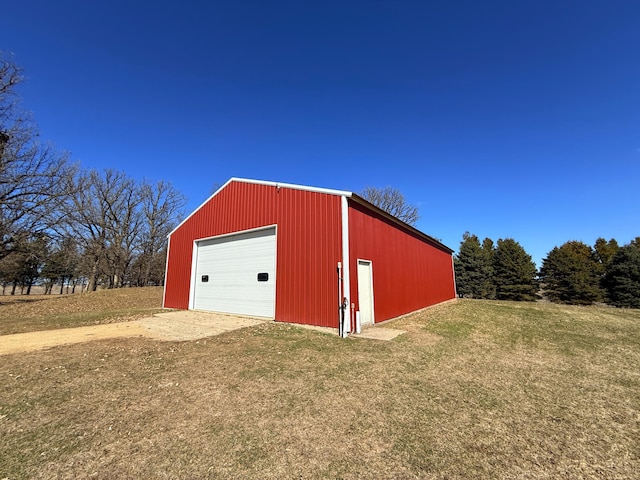 detached garage with driveway